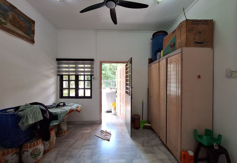 SL 8, Bandar Sungai Long