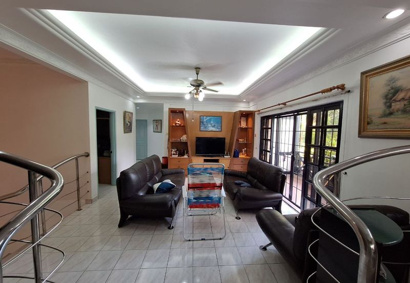 SL 8, Bandar Sungai Long