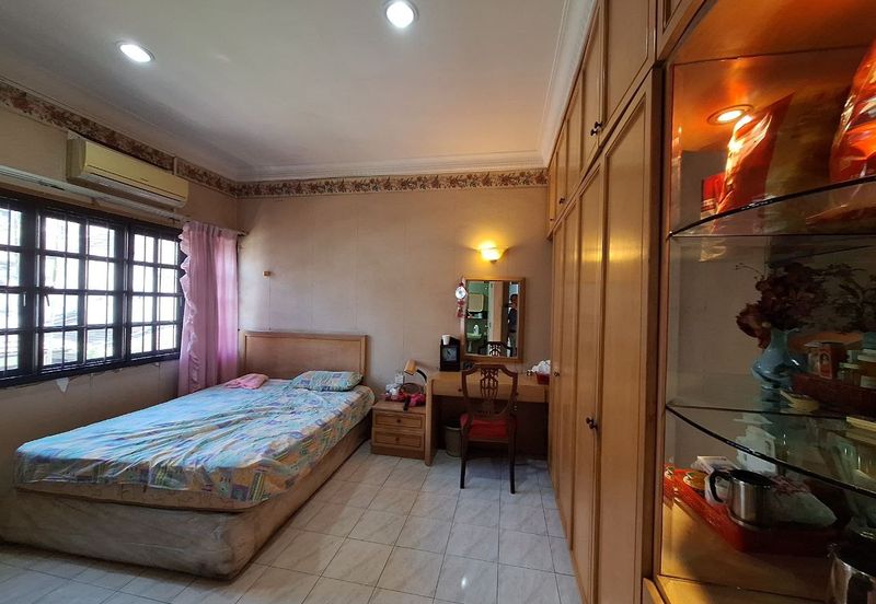 SL 8, Bandar Sungai Long