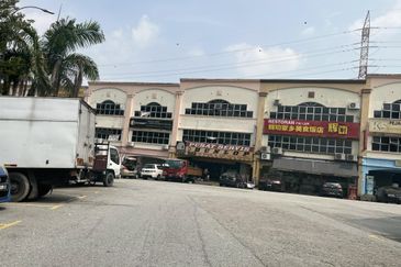 Pusat Perdagangan Seri Kembangan