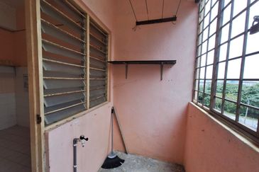 Ketitir Apartment, Taman Sungai Besi Indah