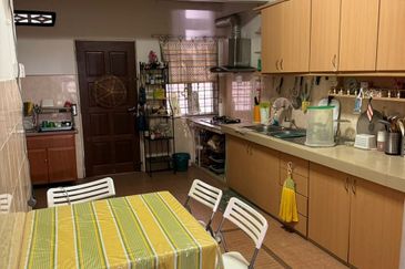 SL 11, Bandar Sungai Long