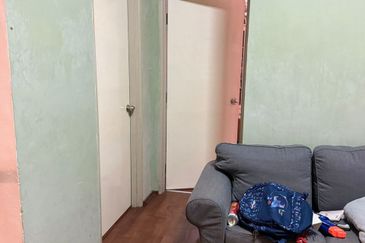 SL 11, Bandar Sungai Long