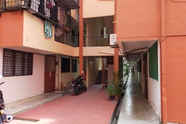 Dahlia Apartment, Pandan Indah
