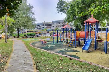 Taman Desa Shop Apartment near Faber Plaza Face Main  Road below market value Cheap Sale