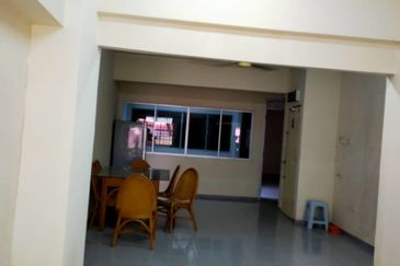 Taman Desa Shop Apartment near Faber Plaza Face Main  Road below market value Cheap Sale