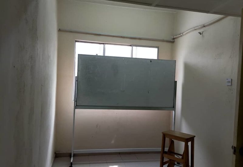 Taman Desa Shop Apartment near Faber Plaza Face Main  Road below market value Cheap Sale