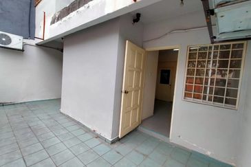 Taman Desa Shop Apartment near Faber Plaza Face Main  Road below market value Cheap Sale
