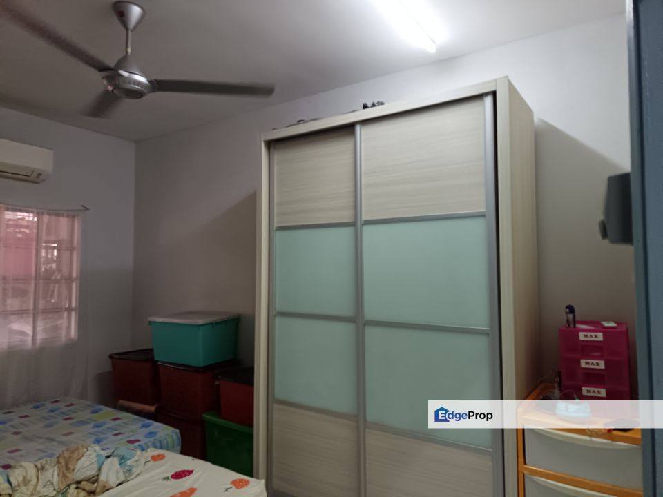 Taman Saga ,Ampang 1st Floor Town house, Fully Renovated ,2 Cars Park, Cheap sale, Selangor, Ampang