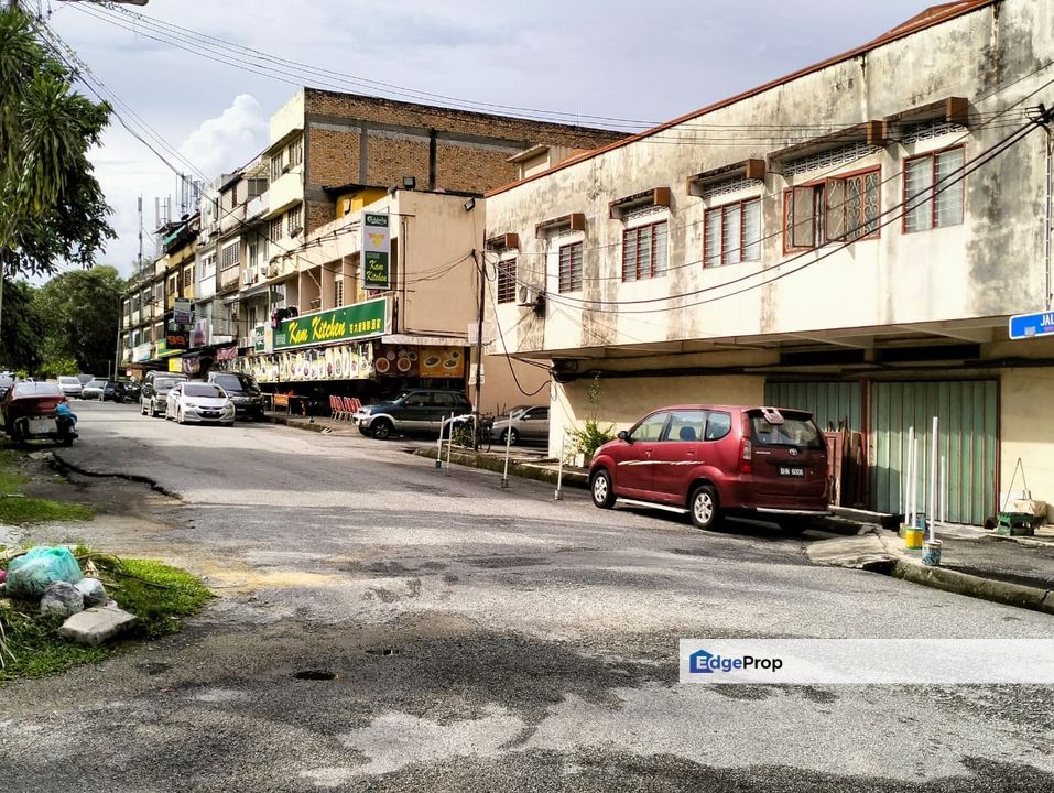 3 Storey Kampung Cheras Baru,Cheras, Bungalow Shop,Office and Warehouse, easy Load and unload  goods can park 20 Feet Container  Cheap Sale, Kuala Lumpur, Cheras