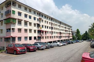 Pangsapuri Orkid, Bandar Mahkota Cheras