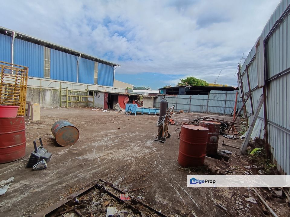 Kampung Cheras Baru ,Store/Light Industries  with Land 7,000 Square Feet , Container Easy Load and Unload  Good place Rent !, Kuala Lumpur, Cheras