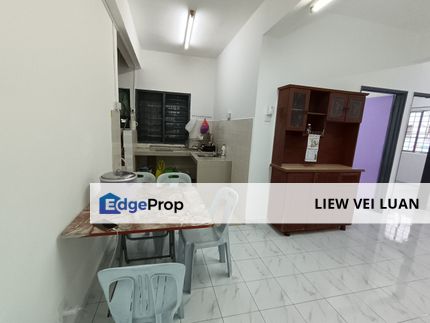 Taman Pinggiran Putra,Pangsapuri Putra Raya near MRT and food Court Court for Rent, Selangor, Seri Kembangan