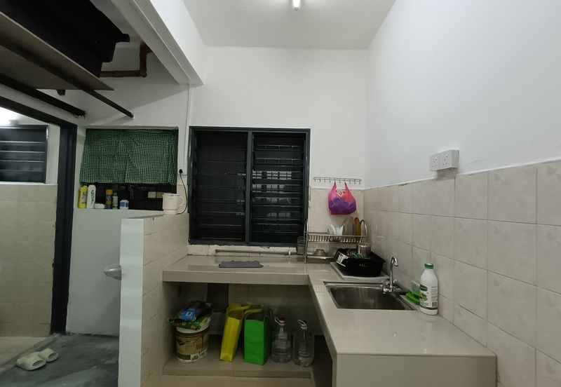 Taman Pinggiran Putra