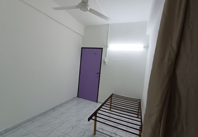 Taman Pinggiran Putra