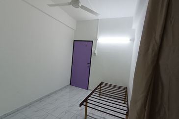 Taman Pinggiran Putra