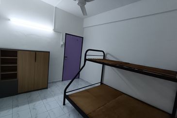 Taman Pinggiran Putra