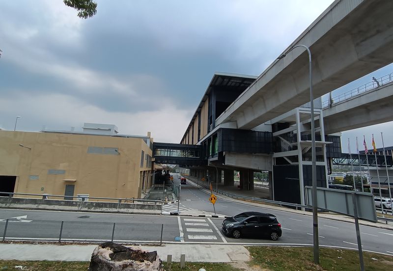 Taman Pinggiran Putra