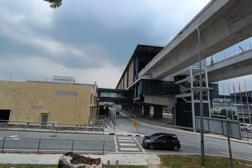 Taman Pinggiran Putra