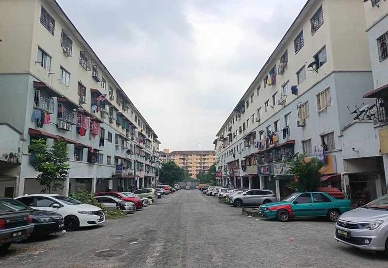 Taman Pinggiran Putra