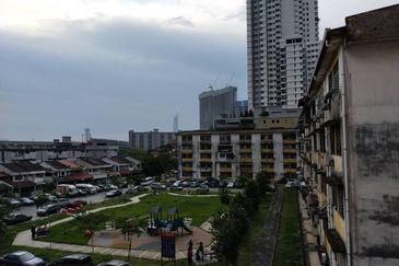 Taman Pertama