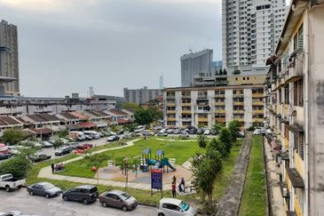 Taman Pertama