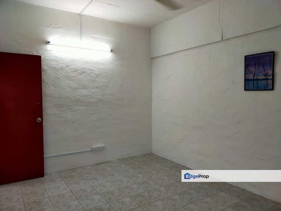 Taman Pertama Flat Cheras Medium Floor 200 Meter to MRT Station, Kuala Lumpur, Cheras