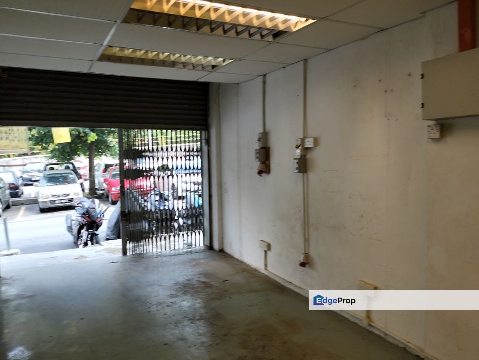 Taman Bukit Segar,Cheras ,Shop with Partion Cheap Rent, Kuala Lumpur, Cheras