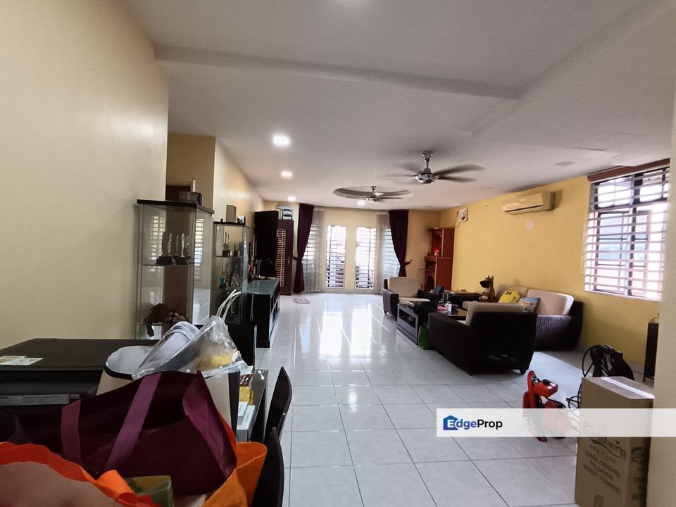 Taman Langat Jaya,2 Storey Bungalow well Kept move in condition with big windy compoud ., Selangor, Batu 9th Cheras