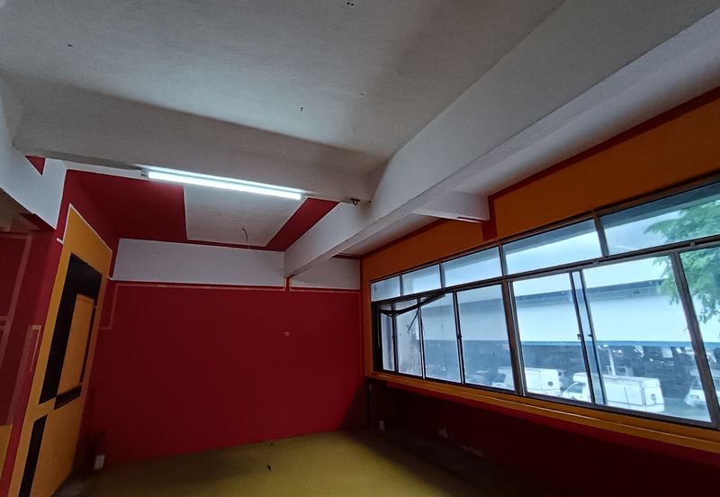 Taman Nirwana,Ampang,big Corner office easy park-for rent