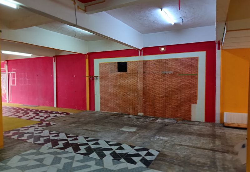 Taman Nirwana,Ampang,big Corner office easy park-for rent