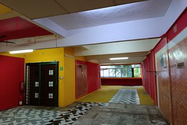 Taman Nirwana,Ampang,big Corner office easy park-for rent