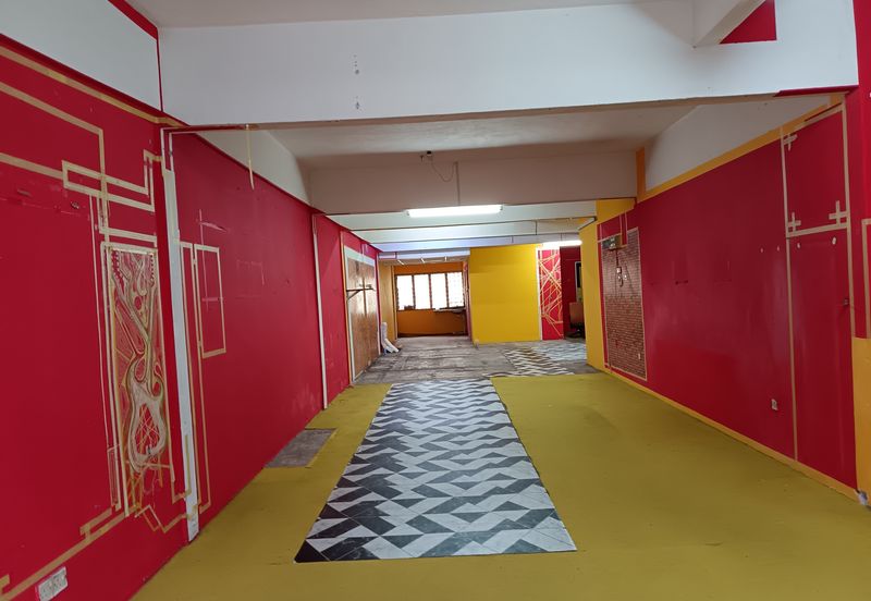 Taman Nirwana,Ampang,big Corner office easy park-for rent