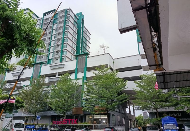 Taman Nirwana,Ampang,big Corner office easy park-for rent