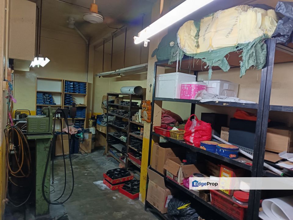 Kampung Cheras Baru,Cheras,2 store Light Industries Factory,Store and Office near main Road,easy load and unload goods  Best buy, Kuala Lumpur, Cheras