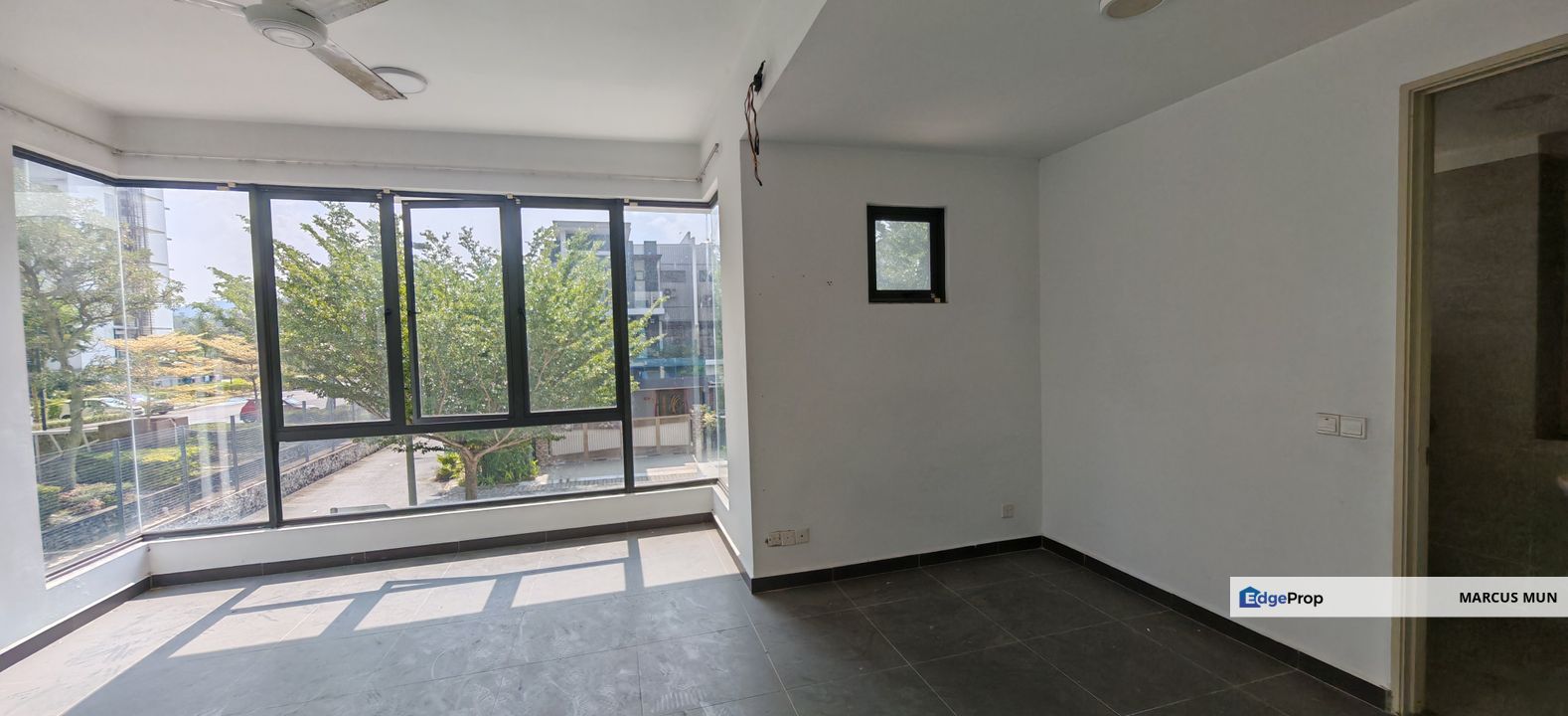 Finally, a Home that Meets Your ‘Parking Space’ Requirements, Selangor, Kajang