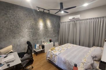 Bandar Sungai Long, Selangor Semi-D House @ Corner 