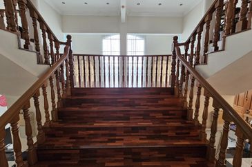 Jalan Puncak Perdana 