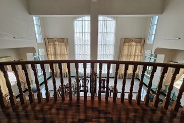 Jalan Puncak Perdana 