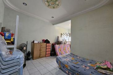 Jalan Puncak Perdana 