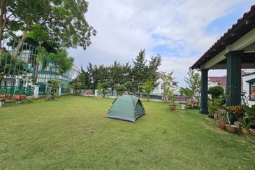 Jalan Puncak Perdana 