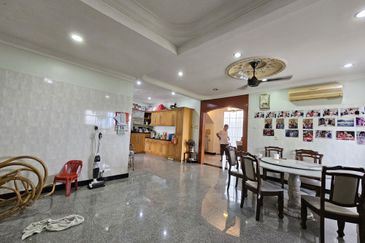 Jalan Puncak Perdana 