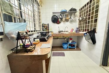 SL7, Bandar Sungai Long