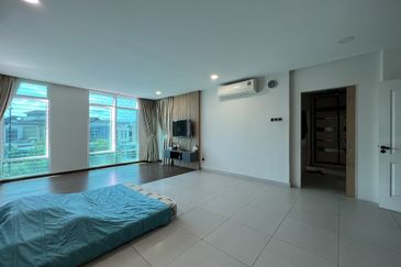 Bandar Tun Hussein Onn