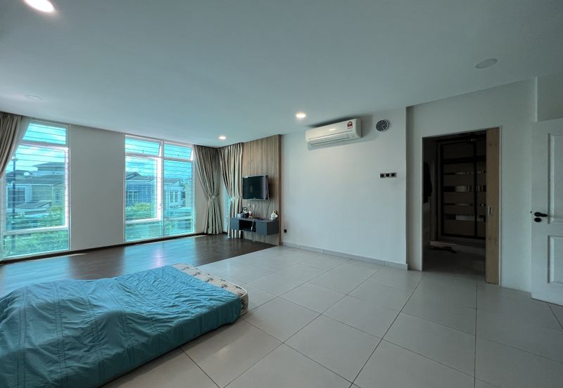 Bandar Tun Hussein Onn