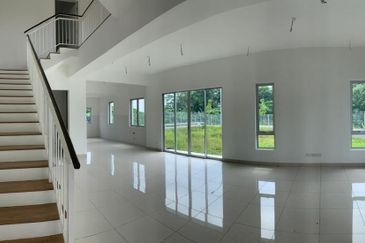 Bandar Sungai Long, Bandar Sungai Long, Selangor Terrace House @ Corner