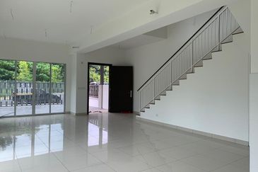 Bandar Sungai Long, Bandar Sungai Long, Selangor Terrace House @ Corner
