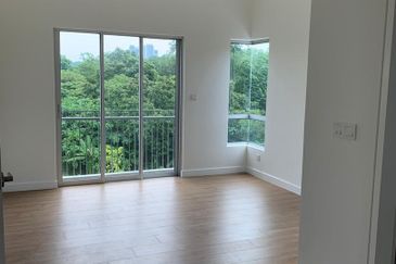 Bandar Sungai Long, Bandar Sungai Long, Selangor Terrace House @ Corner