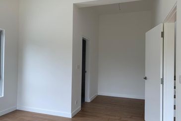 Bandar Sungai Long, Bandar Sungai Long, Selangor Terrace House @ Corner