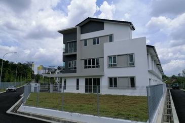 Bandar Sungai Long, Bandar Sungai Long, Selangor Terrace House @ Corner